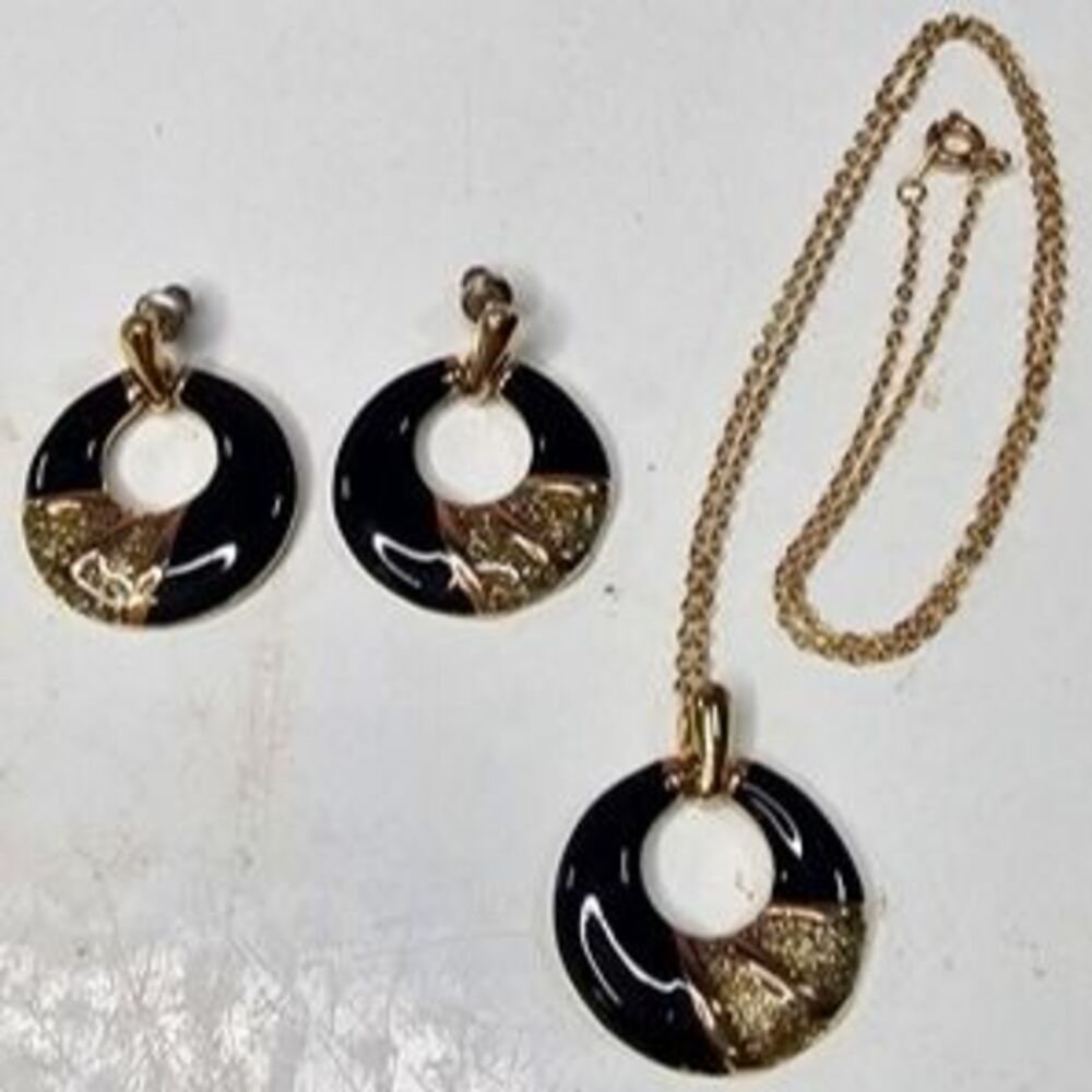 Vintage 1980's 1990's Black Enamel Gold Flake and Gold Tone Necklace Earring Set
